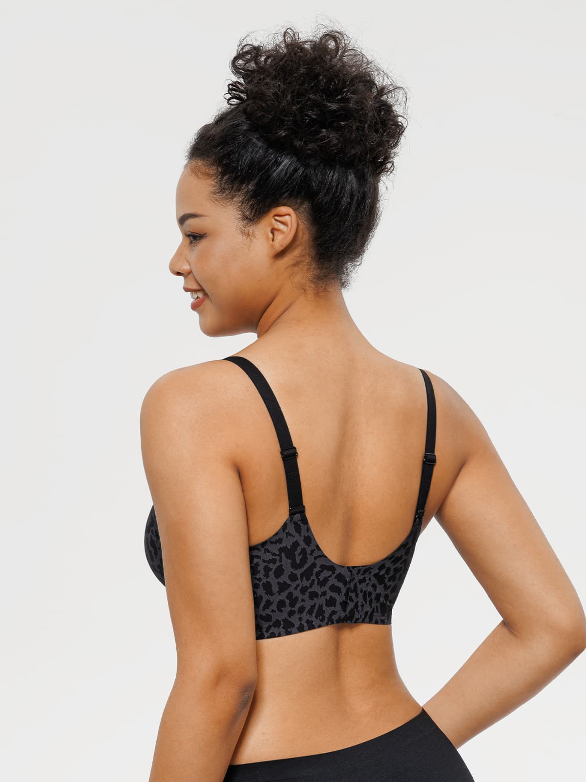 Seamless Breathable Contour Plunge Bra